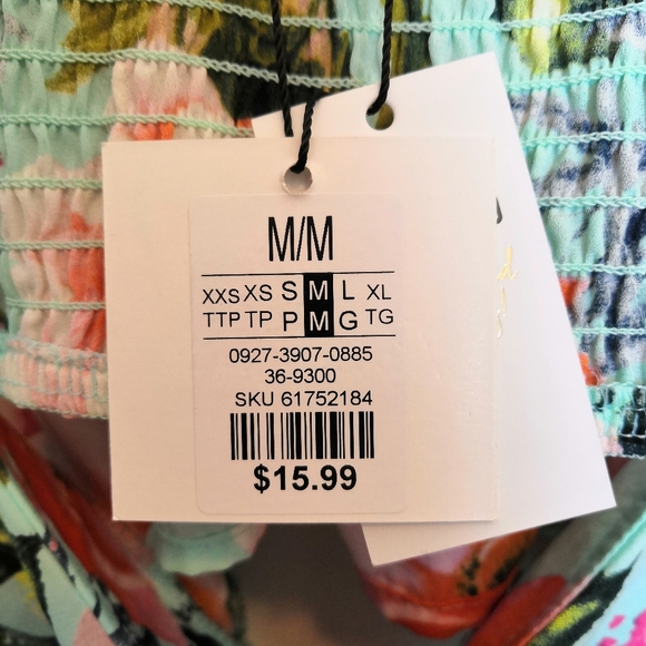 π3 for $20π Revamped - Floral Flounce Crop Top - Picture 2 of 4